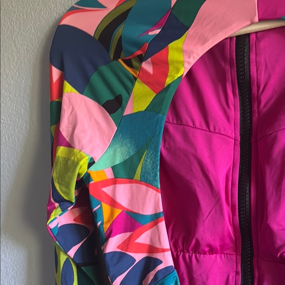 Trina Turk Multicolor Long Sleeve, Open-Back Swimsuit - Picture 4 of 5